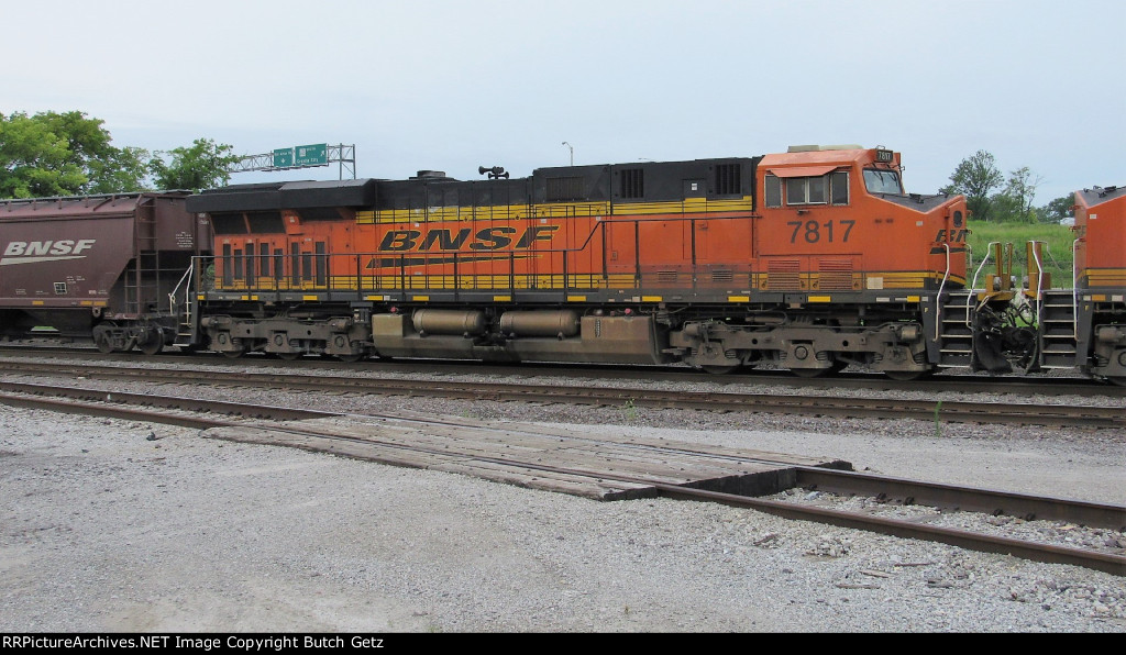 BNSF 7817